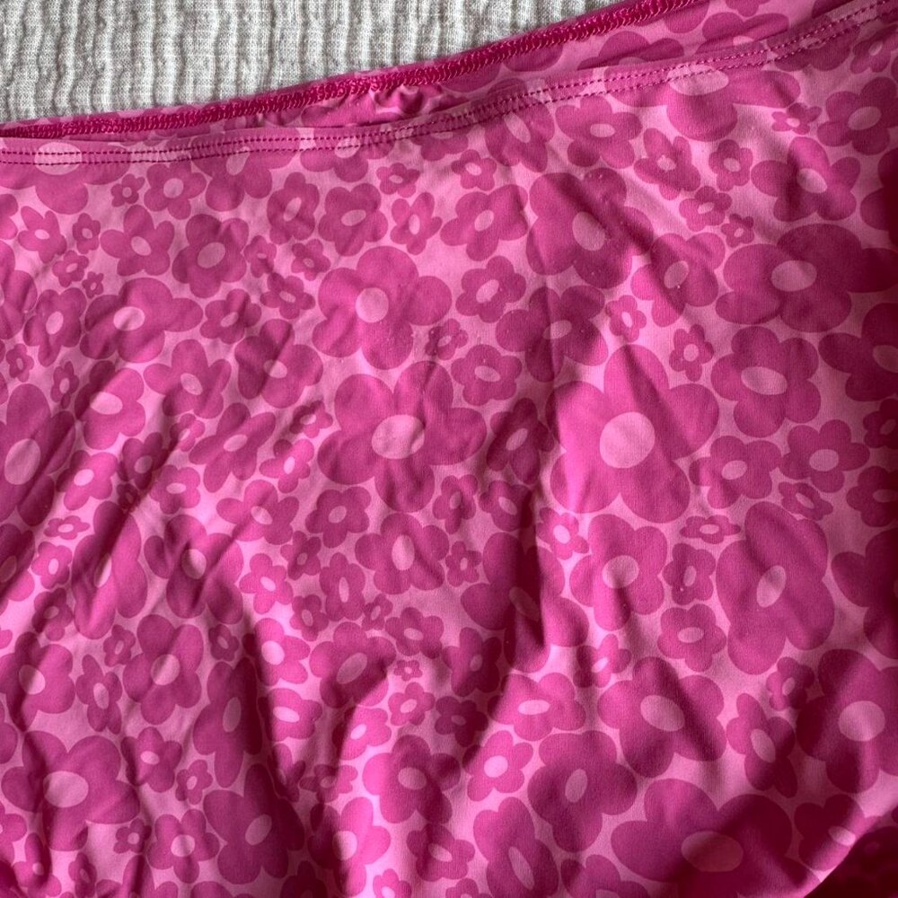 Dippin Daisy's Lucky Swim Mini Skirt Cover-Up Pink Flower Power Beach Resortwear - Picture 4 of 4